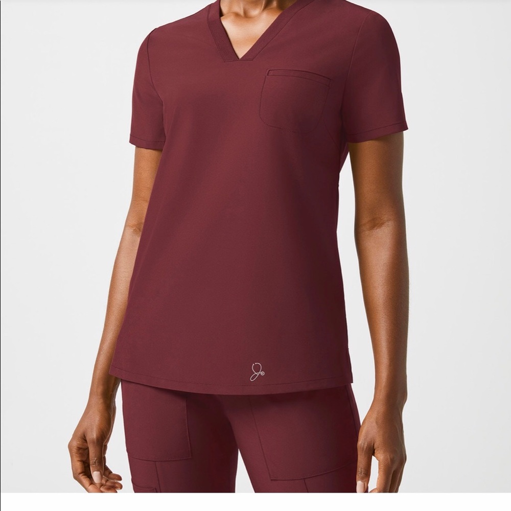 Jaanuu scrub top
